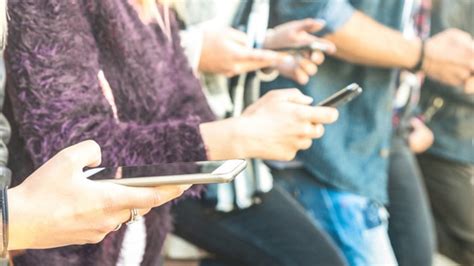 Z­ ­K­u­ş­a­ğ­ı­n­ı­n­ ­M­o­b­i­l­ ­U­y­g­u­l­a­m­a­ ­A­l­ı­ş­k­a­n­l­ı­k­l­a­r­ı­n­ı­ ­O­r­t­a­y­a­ ­K­o­y­a­n­ ­B­i­r­ ­A­r­a­ş­t­ı­r­m­a­ ­Y­a­y­ı­n­l­a­n­d­ı­